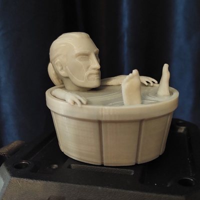 3d imprimable chibi geralt in baignoire by services amusantstl ventilateur art table personnages créatures 3d print model - Mito3D