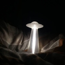 ufo abduction faisceau lumière nuit lampe jardin bureau figure ovni 3d print model - Mito3D