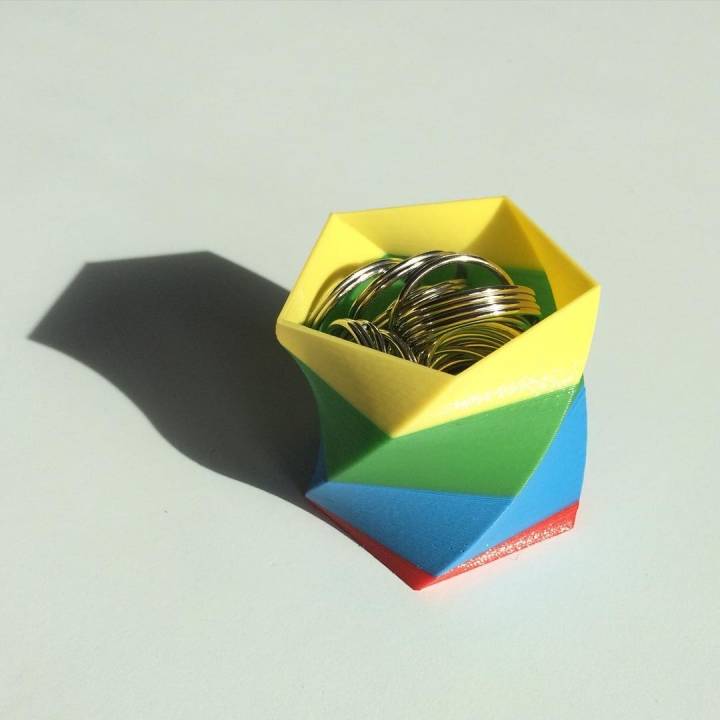penta torsión florero jardín 3D print model - Mito3D