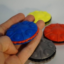 ovni fidget dispositivos juegos juguetes extranjero dedos diversión juguete spinner fidgetwidget aburrido 3d print model - Mito3D