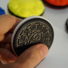 cookie spinner - fidget device toys & games biscuit fingers fun oreo toy stuff eat fidgetwidget bored hungry 3d print model - Mito3D