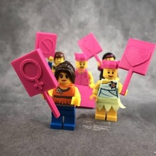 minifig Bayanlar Mart işaretler oyuncaklar oyunlar kadın Lego Kadın KADIN eşitlik Eşitlik uyumlu yürüyüşü hakları 3d print model - Mito3D