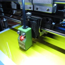 hictop prusa i3 auto cama nivelamento sensor monte Construir 3d impressora zaxis indutivo sensormount 3d print model - Mito3D