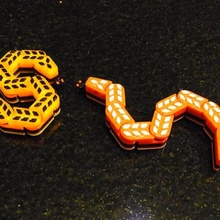 serpente articulado contorce Construir prato brinquedos jogos 3d print model - Mito3D