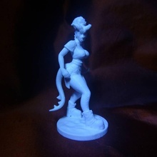 Tiefling kadın hayran Sanat dnd 3d print model - Mito3D