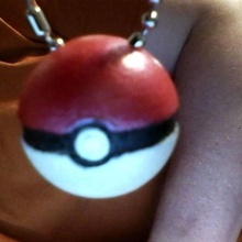 Pokémon pokeball pendentif bijoux 3d print model - Mito3D