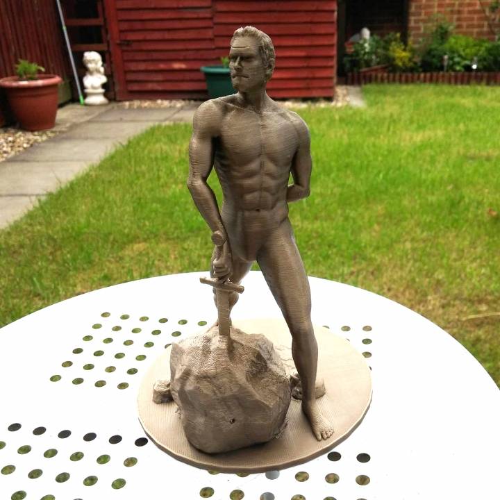 re formazione scolastica corpo scultura statua carattere Excalibur 3D print model - Mito3D