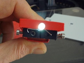 9v torche Célibataire LED conducteur abs expérience gadgets électronique Couleur couleurs 4 3d impression flux condensateur 3d print model - Mito3D