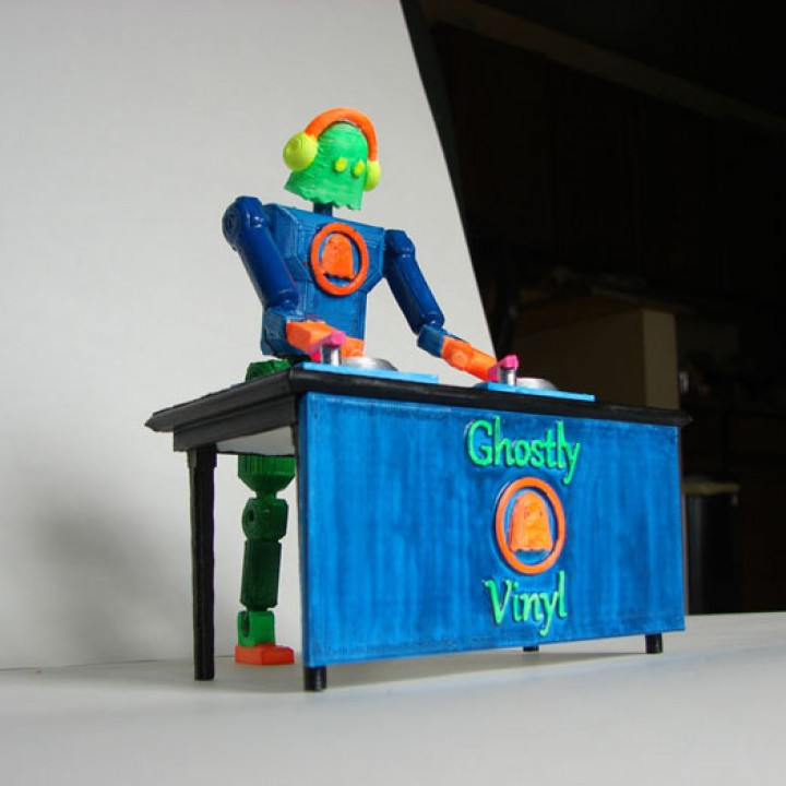 ghostly vinyl Roboter dj Spielzeug Spiele 3D print model - Mito3D