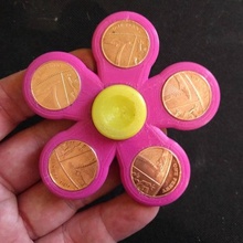 daisy spinner toys & games flower coin penny caps fidget tinkercad spinnercap 3d print model - Mito3D