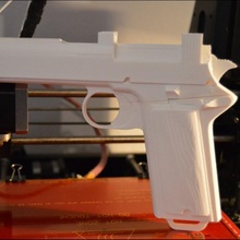 Steyr m1911 ww1 pistola ventilador Arte 3d print model - Mito3D