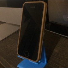 elegant Telefon Stand Gadgets Elektronik iPhone 6 5 4 4s 5s 3d print model - Mito3D