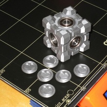 ponderado compañero cubo agitarse hilandero juguetes juegos portal fidget spinner compañerocube 3d print model - Mito3D
