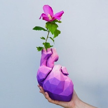 poly heart vase & garden decoration design 3dprinting lowpoly homedecor vectary 3d print model - Mito3D