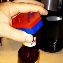 logo superman ouvre bouteille gadgets l'électronique bottleopener penny 3d print model - Mito3D