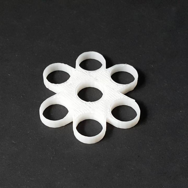 inquietação brinquedos jogos spinner fidget sixholefidgetspinner 3D print model - Mito3D
