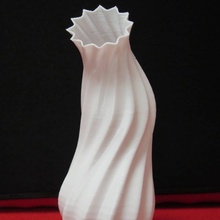 seductor curvas florero jardín 3d print model - Mito3D