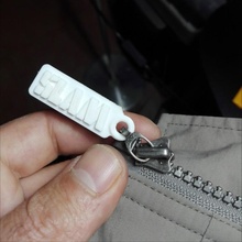 golpe chaqueta cremallera Halar palanca tirador paraca Moda accesorios ziptoggle 3d print model - Mito3D