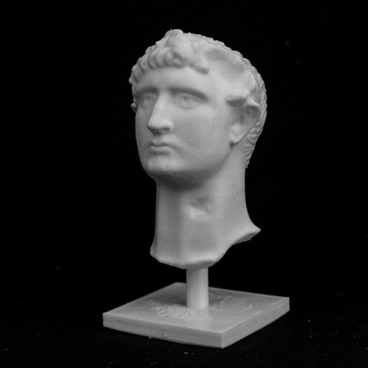 l'imperatore adriano british museum londra scansione 3D print model - Mito3D
