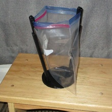 ziploc bag holder & garden gadget kitchen bagholder ziplock zipperbag freezerbag sandwichbag 3d print model - Mito3D