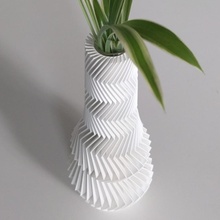zig zag & garden accessories vase decor 3d print model - Mito3D
