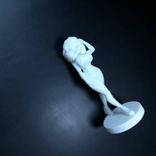 andando mulher ventilador arte fêmea figura personagem 3d print model - Mito3D