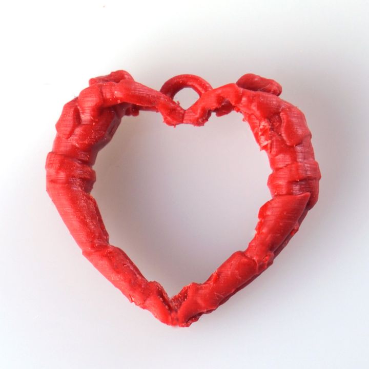 scifi valentines coeur bijoux résine concurrence b9 day 3D print model - Mito3D