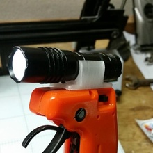 flashlight mount protac1l - quick release & garden 3d print model - Mito3D