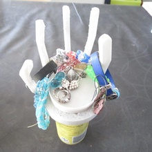 hand juwlery stand upcycling 3d print model - Mito3D
