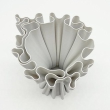 wellig Vase Garten Dekor generativ bearbeitet 3d print model - Mito3D