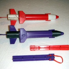 retro borracha banda alimentado foguete brinquedos jogos elástico 3d print model - Mito3D