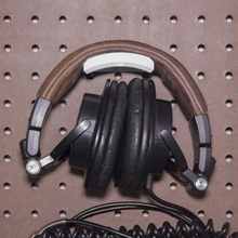 peg headphone hanger & garden holder headphones mount organization pegboard 3d print model - Mito3D