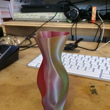 ímpar base torcido vaso jardim Twiste espiral 3d print model - Mito3D