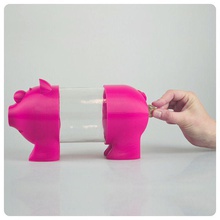 nasty pig caja dinero jardín vidrio cuadro dibujos animados cerdo 3dprinted 3dprinting upcycling 3d print model - Mito3D