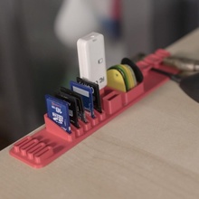 escritorio organización widget artilugio electrónica soporte cable tarjeta guitarra recoger USB Dakota Sur organizador micro Unidad flash administración 3d print model - Mito3D