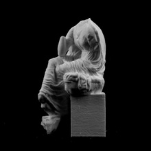 seduto donna louvre parigi scansione 3d print model - Mito3D