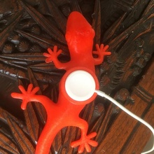 gecko Pomme regarder chargeur gadgets électronique gadjet 3d print model - Mito3D
