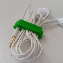 headphone wire clip gadgets & electronics holder headphones 3d print model - Mito3D