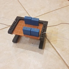 pequeña circuito tablero 50mmx30mm prototipo estante soporte artilugio electrónica soldadura equipo 3d print model - Mito3D