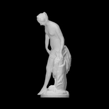 baigneuse escanear figura pie niña dama Lavado agua mujer bañera baños inmersión 3d print model - Mito3D
