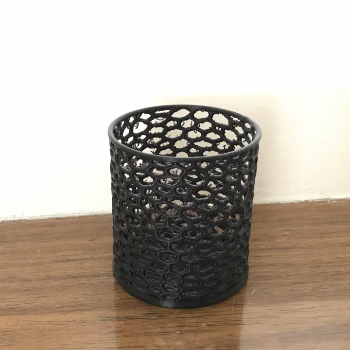 voronoi portalápices jardín soporte bolígrafo accesorio Arte hermoso escritorio mueble oficina escultura estacionario mesa mezclador malla agujeros fusion360 baratija tripofobia 3D print model - Mito3D