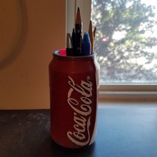 coca cola lápis suporte jardim escrivaninha escritório armazenamento Coca Cola 3d print model - Mito3D