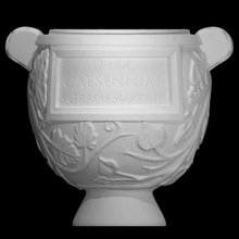 romano cinerário urna inscrito cesennia grapte Varredura escultura mármore caesennia 3d print model - Mito3D