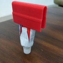 tube clip toothpaste folded holder & garden souvenir fold 3d print model - Mito3D