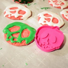poison apple cookie cutter halloween spooky disney kid 3d print model - Mito3D