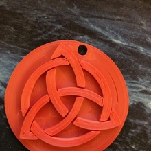 triquetra pendentif pendente Triquettra 3d print model - Mito3D