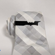 batman tirant mode accessoires attacher chevalier noir pince cravate vêtements hommes kearworks 3d print model - Mito3D