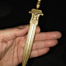 honor centurion espada videojuego honrar 3d print model - Mito3D