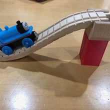 Thomas tanque motor base estante soporte trozo trenes arreglar juguete 3d print model - Mito3D