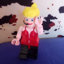 anca Madonna Lego gigante bambole giocattoli 3d print model - Mito3D